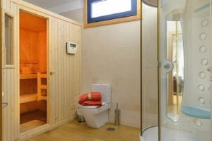 Villa Sleeps 6 with Sauna