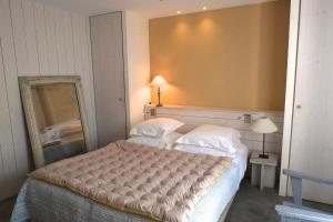 Hotels Hotel Le Senechal : photos des chambres