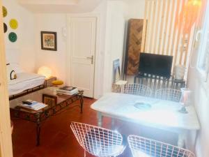 Coco Coquet petit Loft au calme en centre ville de Sète