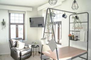 The Sunset - Top Floor Studio apartment