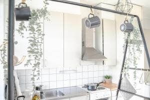 The Sunset - Top Floor Studio apartment
