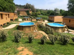 Maisons de vacances Roulottes gite du Perigord noir : photos des chambres