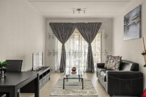 V&S Apartments - Immaculate Luxury Apartment in Fourways, Johannesburg