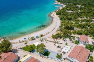 Beachfront Paladina holiday home