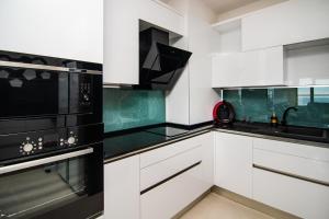 Varna sky apartment 2 BR with parking and NETFLIX