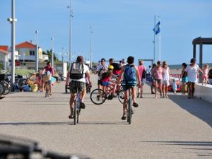 Appartement Calme avec Terrasse et Garage à Saint-Jean-de-Monts - FR-1-323-145