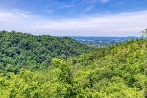 A View From Above-Spacious Smoky Mountain Getaway Perfect for Families & Groups