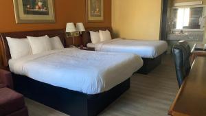 Double Room with Two Double Beds - Non-Smoking room in Quality Inn Rome- Verona