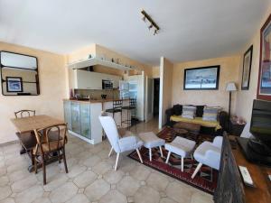 Appartement 2 Chambres Face Mer - Parking, Animaux Ok - FR-1-92-625