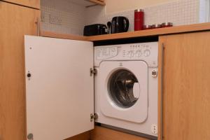 Bristols Coach House - 2 Bedroom Detached Apartment with Secure Parking