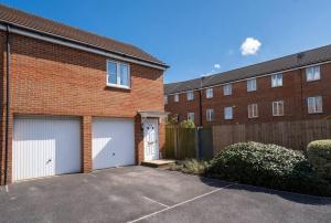 Bristols Coach House - 2 Bedroom Detached Apartment with Secure Parking