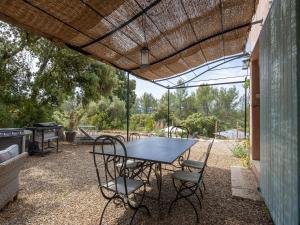 Maisons de vacances Serene holiday home in Pignans with private pool : photos des chambres