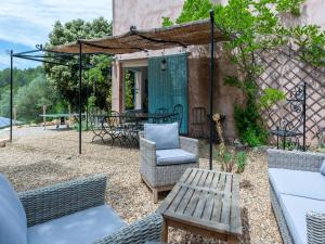 Maisons de vacances Serene holiday home in Pignans with private pool : photos des chambres