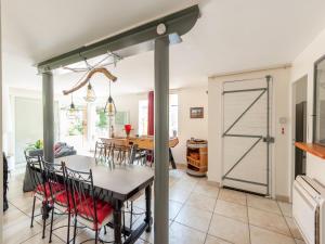 Maisons de vacances Serene holiday home in Pignans with private pool : photos des chambres