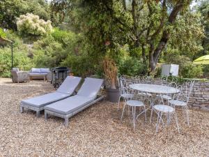 Maisons de vacances Serene holiday home in Pignans with private pool : photos des chambres