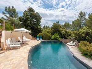 Maisons de vacances Serene holiday home in Pignans with private pool : photos des chambres