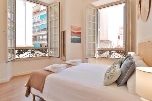 C74 - Marvelous 3 Bedroom Apartment In Historical