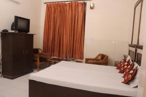 FabHotel Surya Palace 2