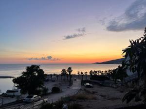 Coral Paradise Apartament in the first line of the sea