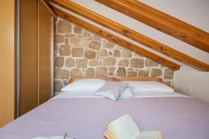 Hedera Estate, Hedera A20