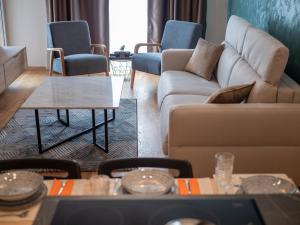 Luxury modern apartment 8min walk from beach in Becici