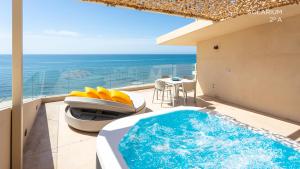 Higueron Rental Beach Club Suites