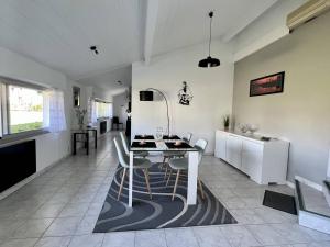 Appartement T2 Bis avec jardin privé et tout confort à Cambo-les-Bains - FR-1-495-21