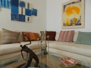 Elegant 3BD apartment in Kolonaki