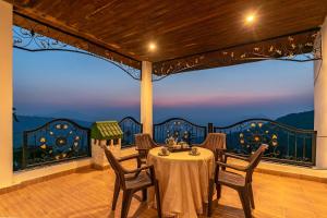 StayVista at Raas Villa with BBQ & Bonfire