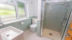 Swallows Croyde - Open plan beach chalet & close proximity to the beach - Sleeps 6