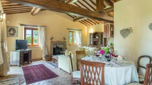 Casal Parro 6, Emma Villas