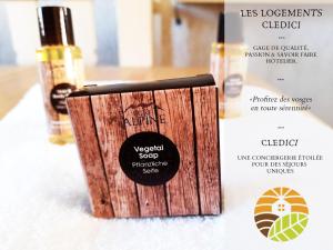 Chalets ⁂⁂ LE NID DE PIERRE & JULIE [CLEDICIHOME] 2 pas du centre ville / SPA & TERASSE AMENAGEE ⁂⁂ : photos des chambres