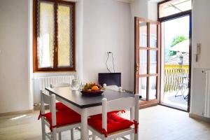 Hidden Terrace With Lake View