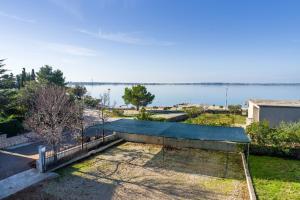 Apartment Vrsi at the Beach