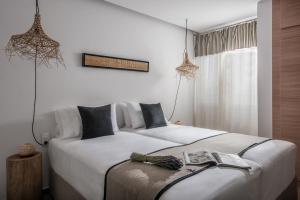 Khroma Luxury Suite 2 Beach front apartment