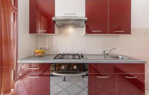 Amazing Apartment In Novi Vinodolski With 2 Bedrooms And Wifi