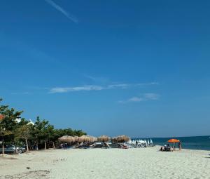 Nice homely 2-bedroom apartment close to the beach