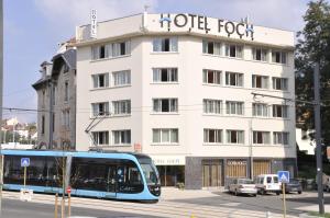 Hotels Contact Hotel Foch : photos des chambres