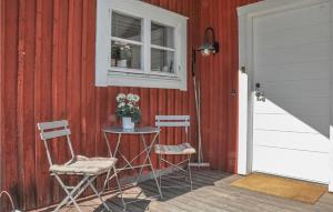 Cozy Home In Lesjöfors With Kitchen