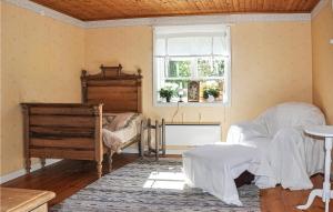 Cozy Home In Lesjöfors With Kitchen