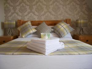 Double Room with Private External Bathroom room in 18 Craigmillar Park