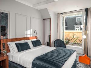 Hotels M Social Hotel Paris Opera : Chambre Signature avec 1 Lit Queen-Size et Balcon 