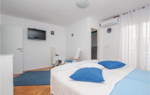 Awesome Home In Vodice With Kitchen