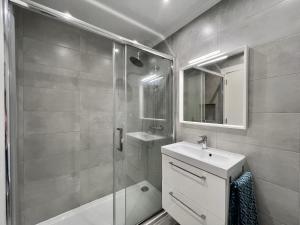 Armação De Pêra Brightness 2 With Pool by Homing