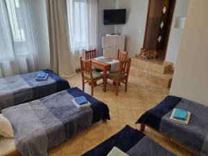 HOTEL "ZAUŁEK" Spółka Cywilna Zbigniew Świderski, Elżbieta Świderska