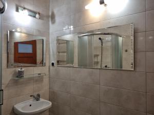 HOTEL "ZAUŁEK" Spółka Cywilna Zbigniew Świderski, Elżbieta Świderska