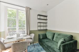 indépendant flat: canal st martin&trains stations!