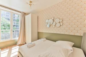 indépendant flat: canal st martin&trains stations!