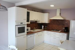 Maisons de vacances Maison de 3 chambres avec jardin clos et wifi a Vasles : photos des chambres