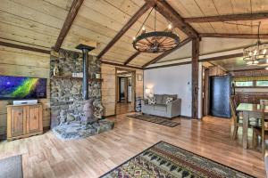 Cozy Lake Champlain Cottage w Beautiful View